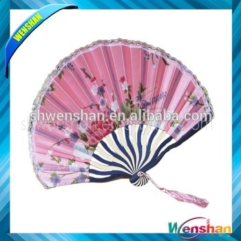 shell-shape curving bamboo ribs fan with lace