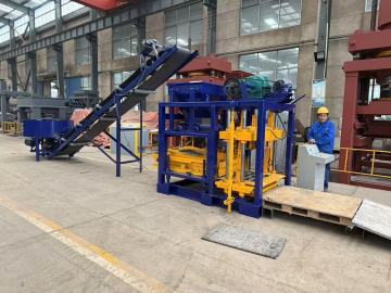 Automatic/semi-automatic brick and block making machine