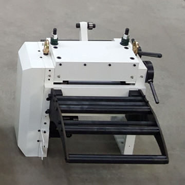 Mechanical nc servo roll feeder machine