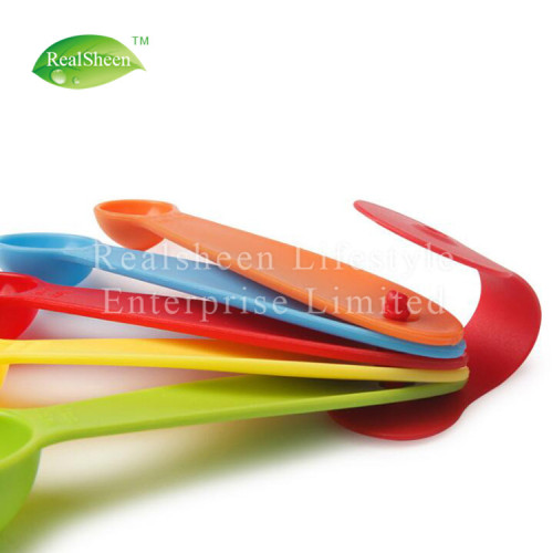 Set di 5 cucchiai colorati in plastica