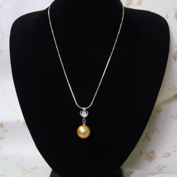 Gold Pearl Pendant Necklace