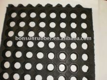 Interlock drainage rubber mat