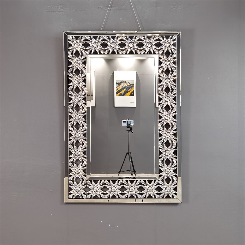 Miroir suspendu rectangulaire avec forme de fleur décorer