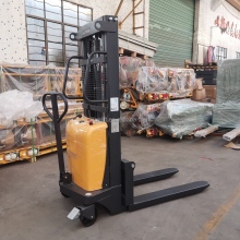 Hydraulic Battery Semi Electric Pallet Stacker 2000kg