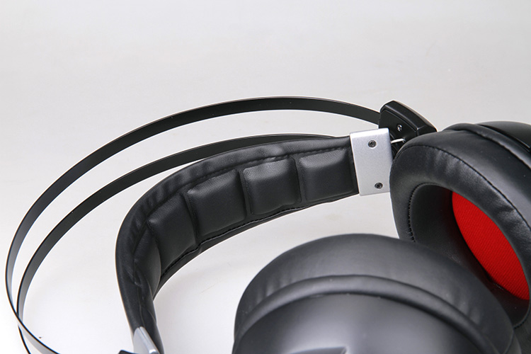 7.1 Channel LED 2.4Ghz Wireless Gaming Headset