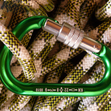 Safety and wear resistance static climbing rope