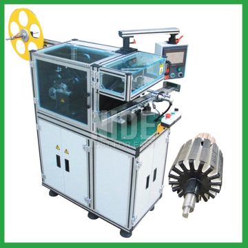 Armature slot paper inserting machine