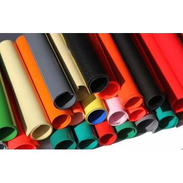 Kepingan plastik berwarna-warni PVC