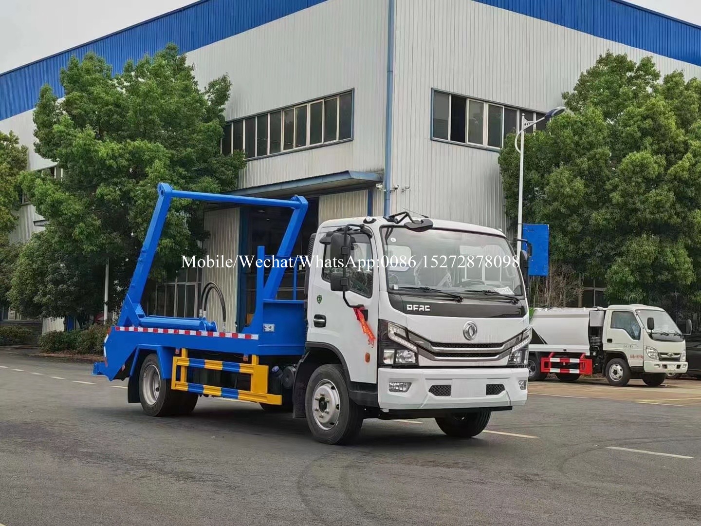 Garbage Truck (2) Garbage Truck (2)