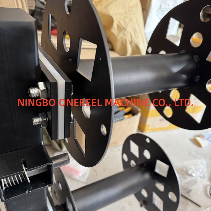 Double Welding Cable Reel (2) Double Welding Cable Reel (2)