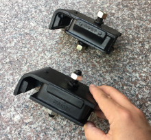 Auto Rubber Metal Engine Mounting ME011832