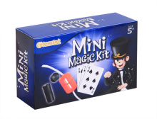 The kids To learning simple magic tricks