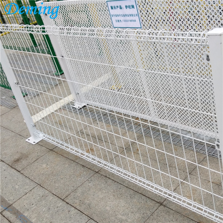 Powder Coated Double Loop Welded Wire Garden Fence