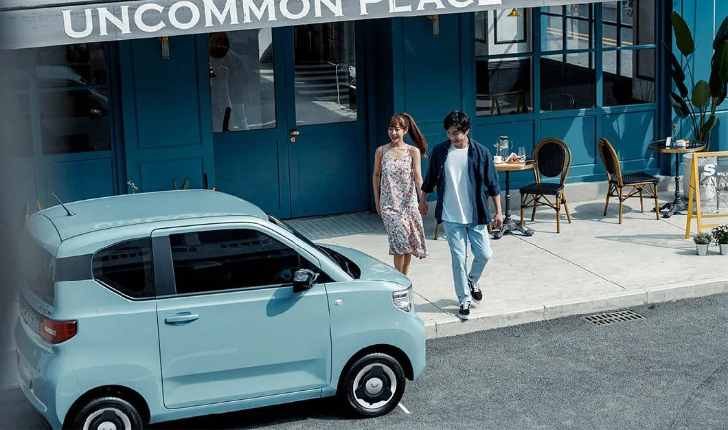 Hot Mini Compact Electric Cars for Family Use Electric Vehicle Miniev 2022