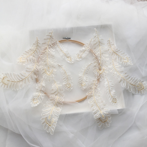 Feuille blanche corde broderie dentelle fleur ligne or