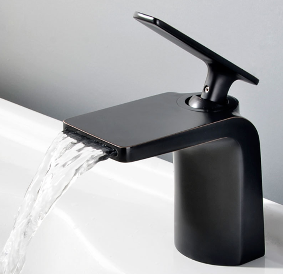 Robinet de lavabo de salle de bain cascade or noir chrome mitigeur de lavabo d&#39;eau froide chaude robinet mitigeur de lavabo monté sur le pont