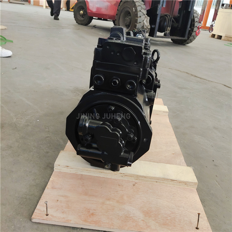 SY245 Hydraulic Pump 