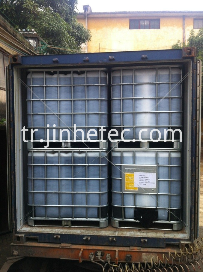 Cin Dokme Beton Uzerine Dark Tung Oil Ureticiler