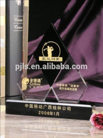 Pyramid of black and white color matching crystal trophy