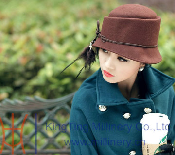 Wholesale winter women custom snapback hats