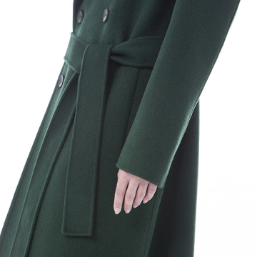 Cappotto in cashmere verde alla moda