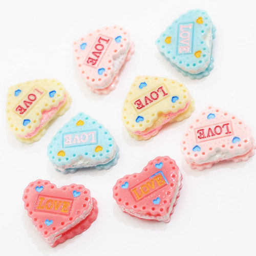 Cabochon in resina a forma di cuore Biscotti flatback Biscotti Dessert Vestiti per ragazze Accessori Decorazioni per feste natalizie Charms