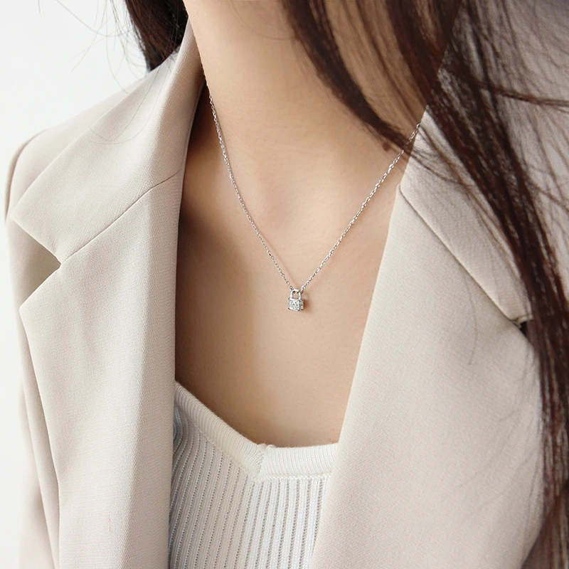 Fashion Simple Set Diamond Mini Lock Pendant Necklace Jewelry