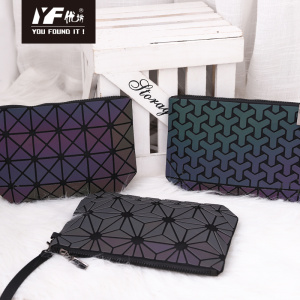Hot selling luminous holographic small portable ziplock flat handle pouch Pu cosmetic bag for girls