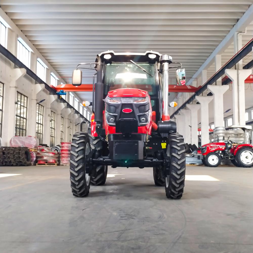 Pertanian traktor dengan loader depan untuk dijual