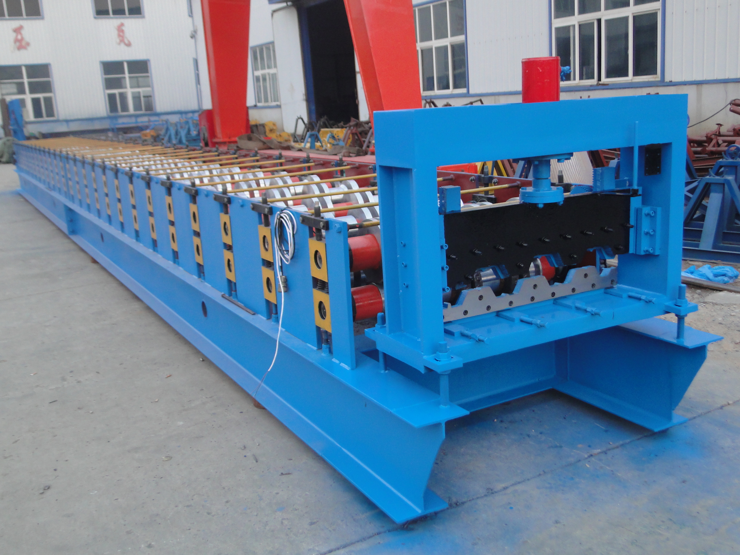 European standard floor deck sheet stamping forming machine