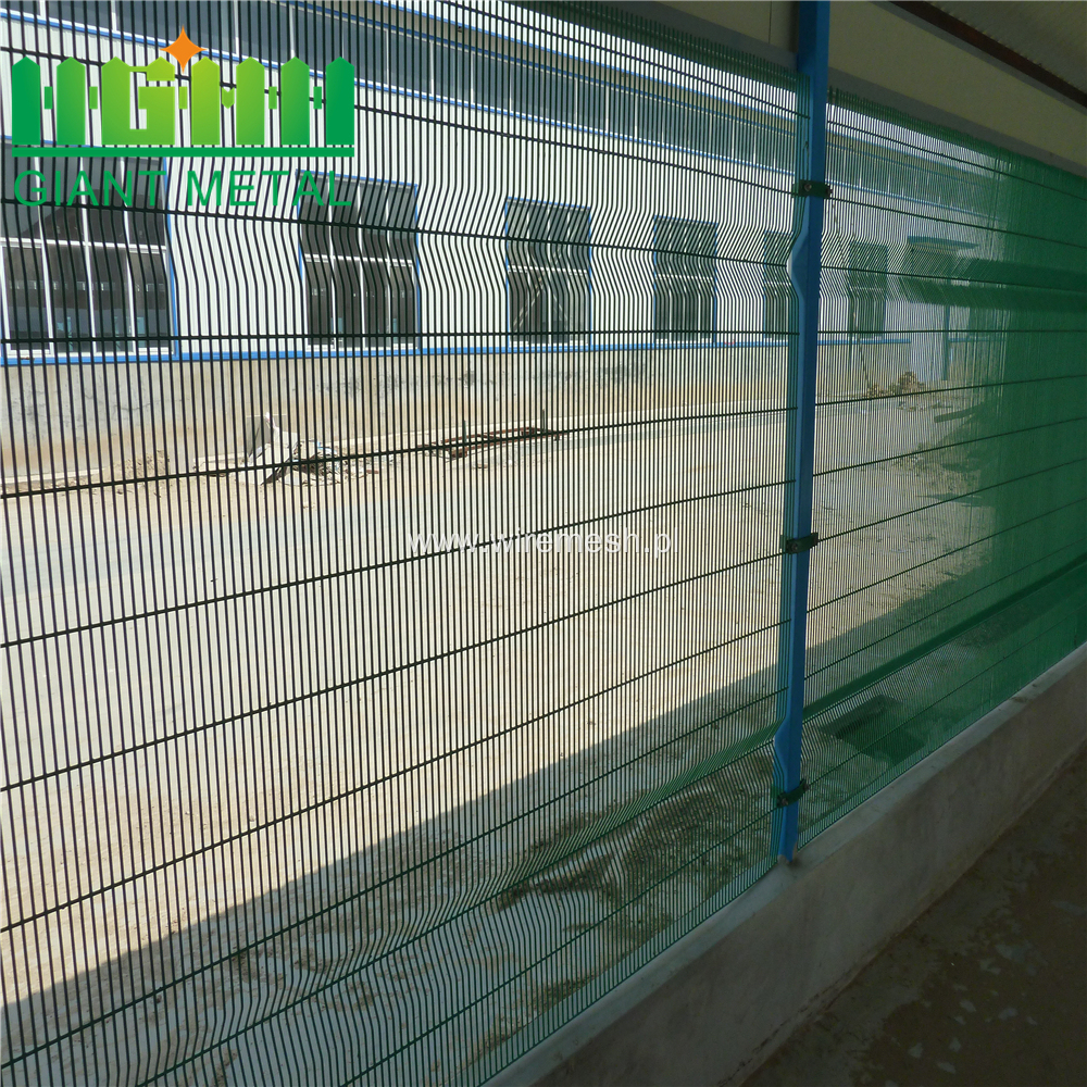 Galvanized Green  3 Twist Metal Fence