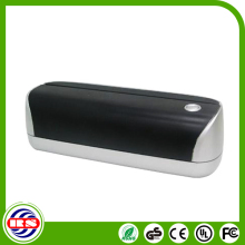 hole punch  powered by AC adaptor or batteries