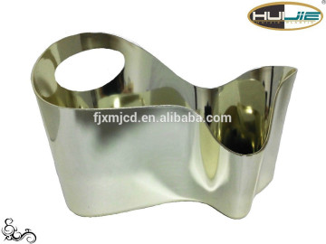 Grotesque bathtub container of cosmetic