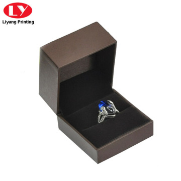 Custom Luxury Plastic Hinge Ring Gift Boxes