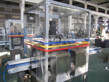 Double-headed pesticide bottle neck cutting machine