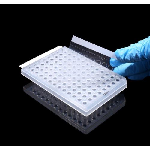 Advanced sealing film for qPCR