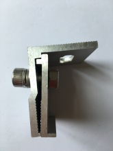 Aluminum extrusion rooftop clamps