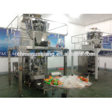 Automatic packaging machine for puffy food