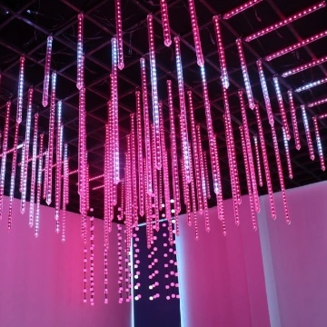 الصين Rgb Led عمودي أنبوب لون الثلج Dmx أنبوب تساقط الثلوج المصنعين