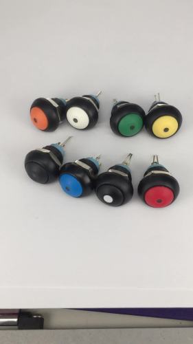 Bouton-poussoir LED en métal ou en plastique 2A