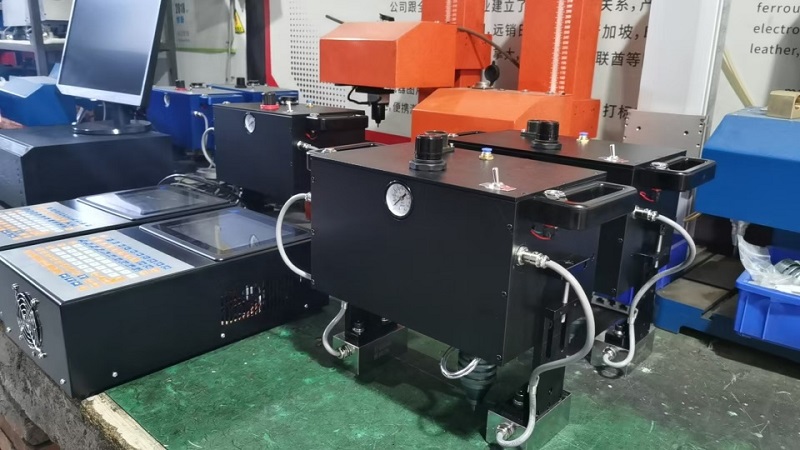Chuke Intelligent pneumatic marking machine will be shipped to Dubai customers, adding another international name card to the Chinese manufacturing brand