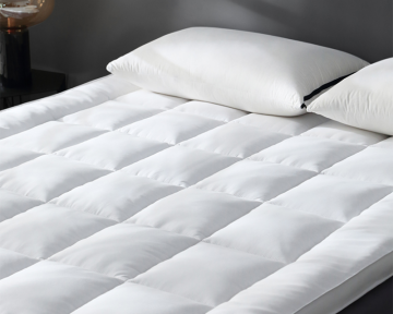 Hotel White Feather Silk Mattress Topper