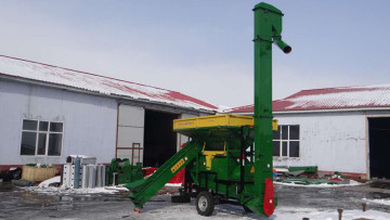 Corn maize thresher with diesel engine power