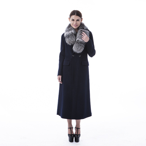 Fashion cashmere overcoat in autumn and winter