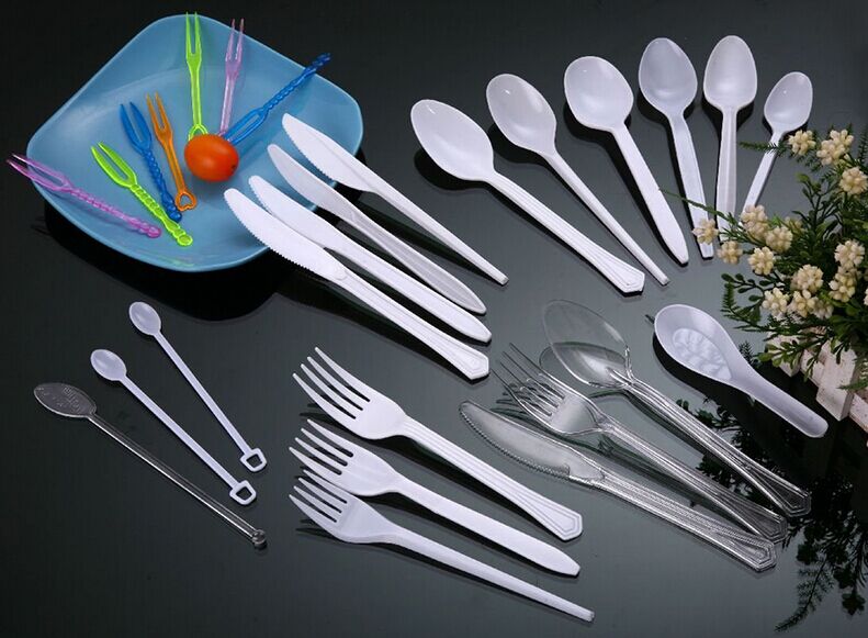 Precision fully automatic package machine system  of disposable injection  plastic cutlery