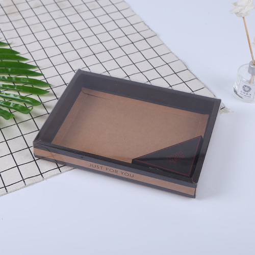 Caja de ventana marrón para comida con tapa transparente