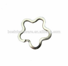 Supplier High Quality Metal Craft Flower Shaped Split Keyring