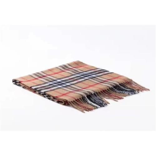 Вязаное одеяло моды с кисточками