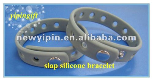 2015 grey slap silicone bracelet with button,can be attached with cute charms,popular sale to USA