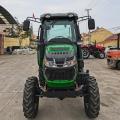 Machine d'agriculture tracteur moteur diesel